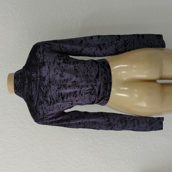 Lululemon Crush Velvet Set - Picture 4 of 13